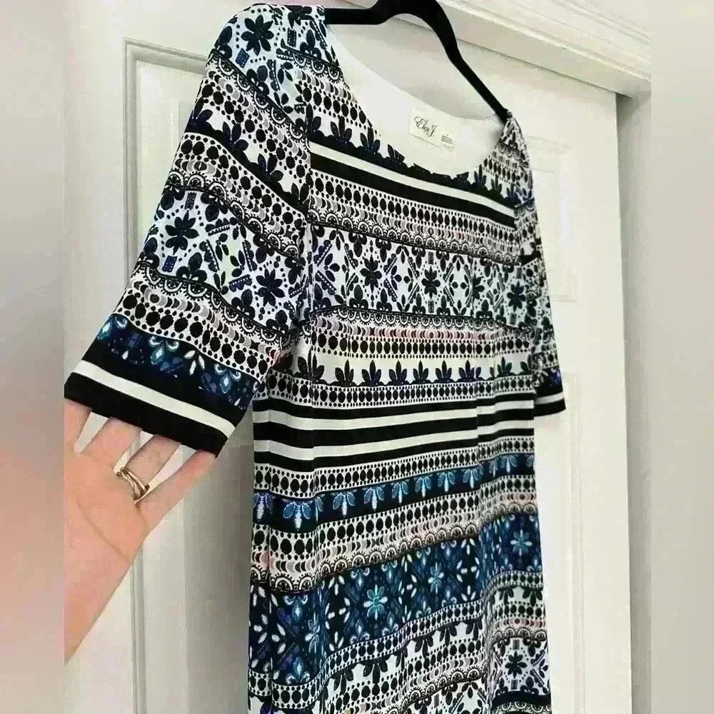 ELIZA J MEDALLION‎ STRIPE SHIFT DRESS IN BLACK/ BLUE/ IVORY - Picture 2 of 5